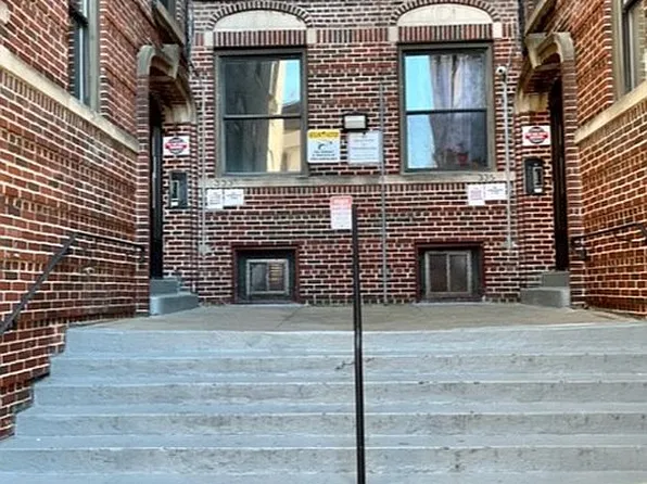 333 E 209th St APT 4, Bronx, NY 10467