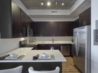 2927 N Halsted St, Chicago, IL 60657