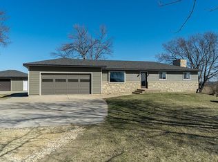 4065 Labarge Rd, Central City, IA 52214