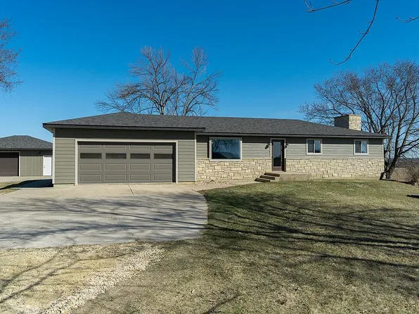 4065 Labarge Rd, Central City, IA 52214