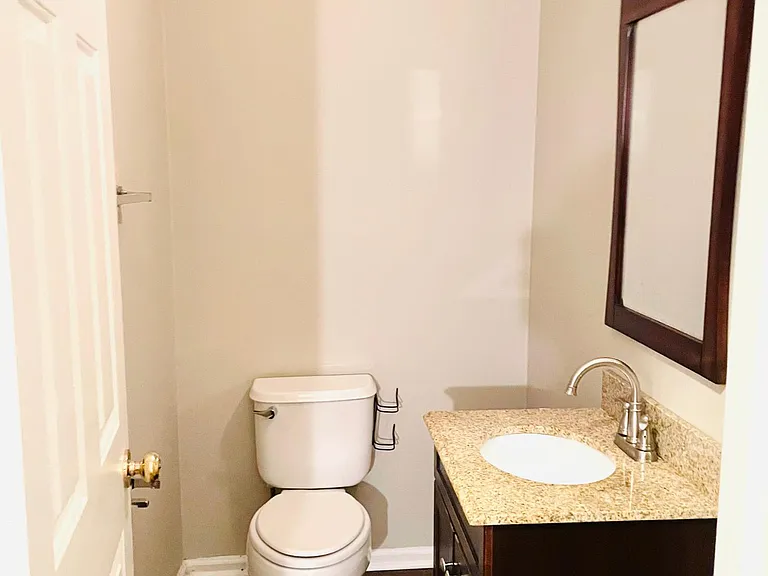 518 Sandringham Dr — Photo 17