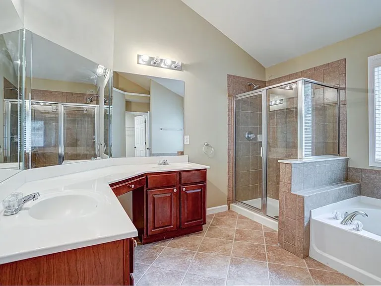 2860 Maple Springs Ct — Photo 14
