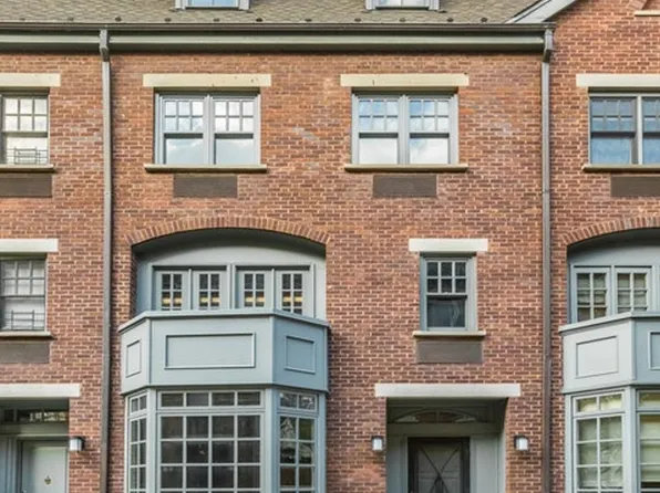 2 Greenwich Mews image 1 of 12