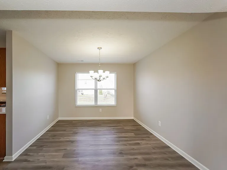 476 Southern Pines Dr — Photo 5