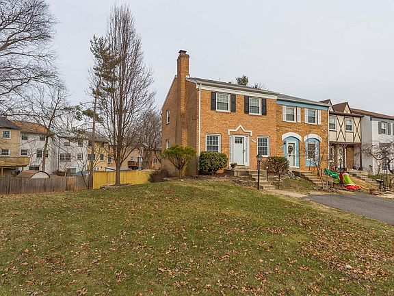 2nd image of 6216 Paddington Ln