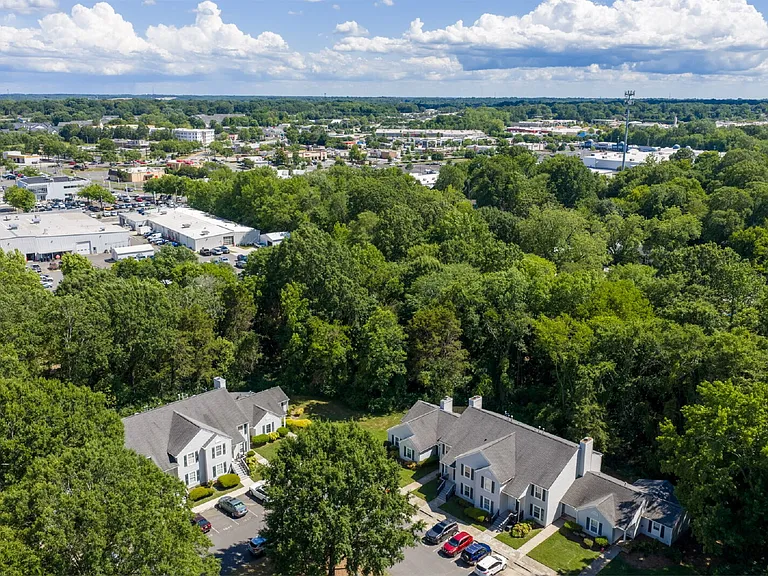 1551 Hunt Club Ct — Photo 22
