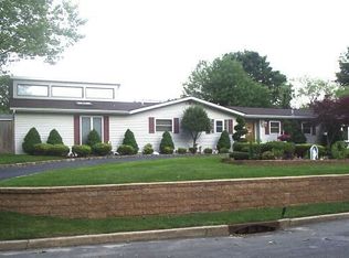 183 11th Ave, Holtsville, NY 11742