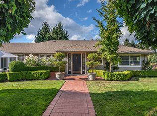 8325 SW Crestwood Ln, Portland, OR 97225