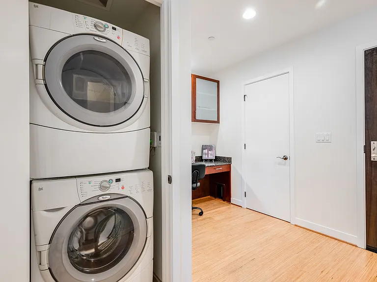 2033 2nd Ave #1010 — Photo 19