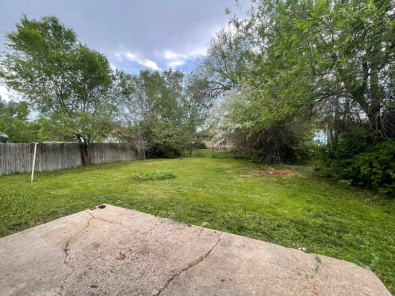 2405 Tamarac Dr — Photo 28