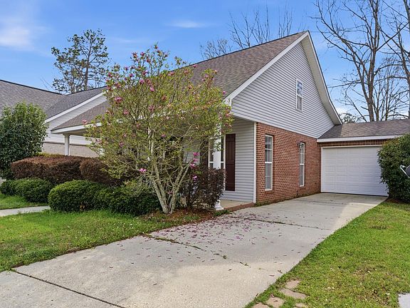 3rd image of 44 Bridgefield Ct