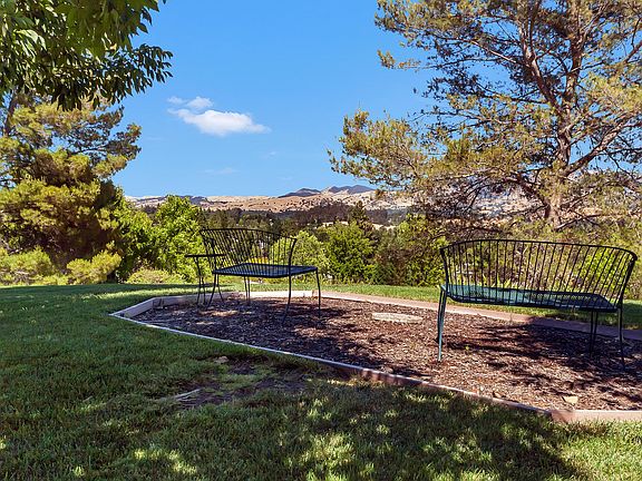 2nd image of 2589 Pine Knoll Dr Unit 2