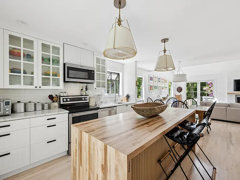 56 Underwood Dr — Photo 18