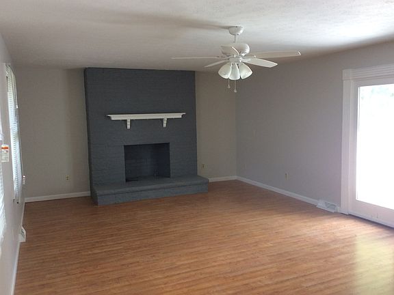 4th image of 365 Strawberry Ln