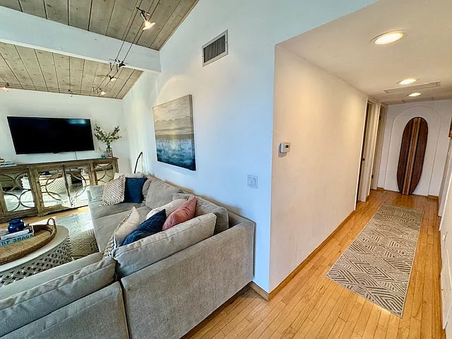 353 Neptune Ave — Photo 4