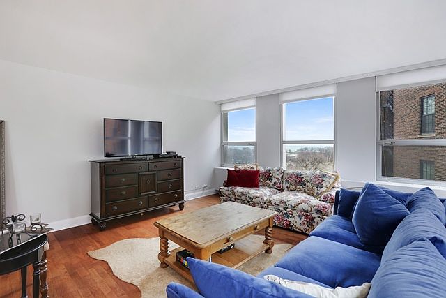 1st image of 2626 N Lakeview Ave APT 708