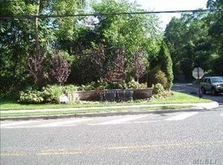 13 Adler Ct, Selden, NY 11784