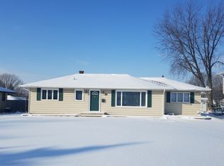 813 Magnolia Dr, Joliet, IL 60435