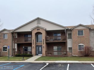 9648 Sawgrass Ct, Belleville, MI