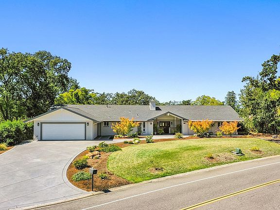 3rd image of 475 Country Club Drive