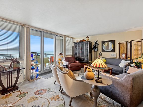 3rd image of 6145 N Sheridan Rd APT 28D