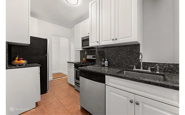 Rented by Douglas Elliman | media 17