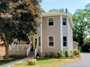 725 East St, Lemont, IL 60439