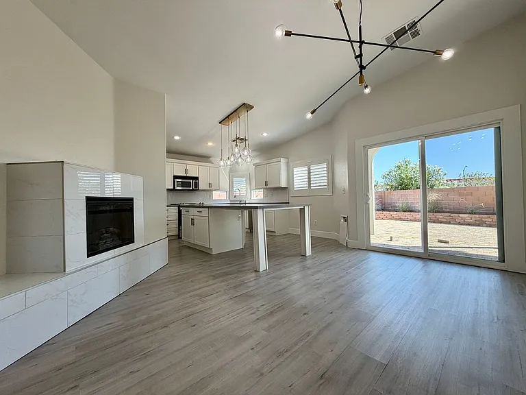 124 Lemongold St — Photo 5
