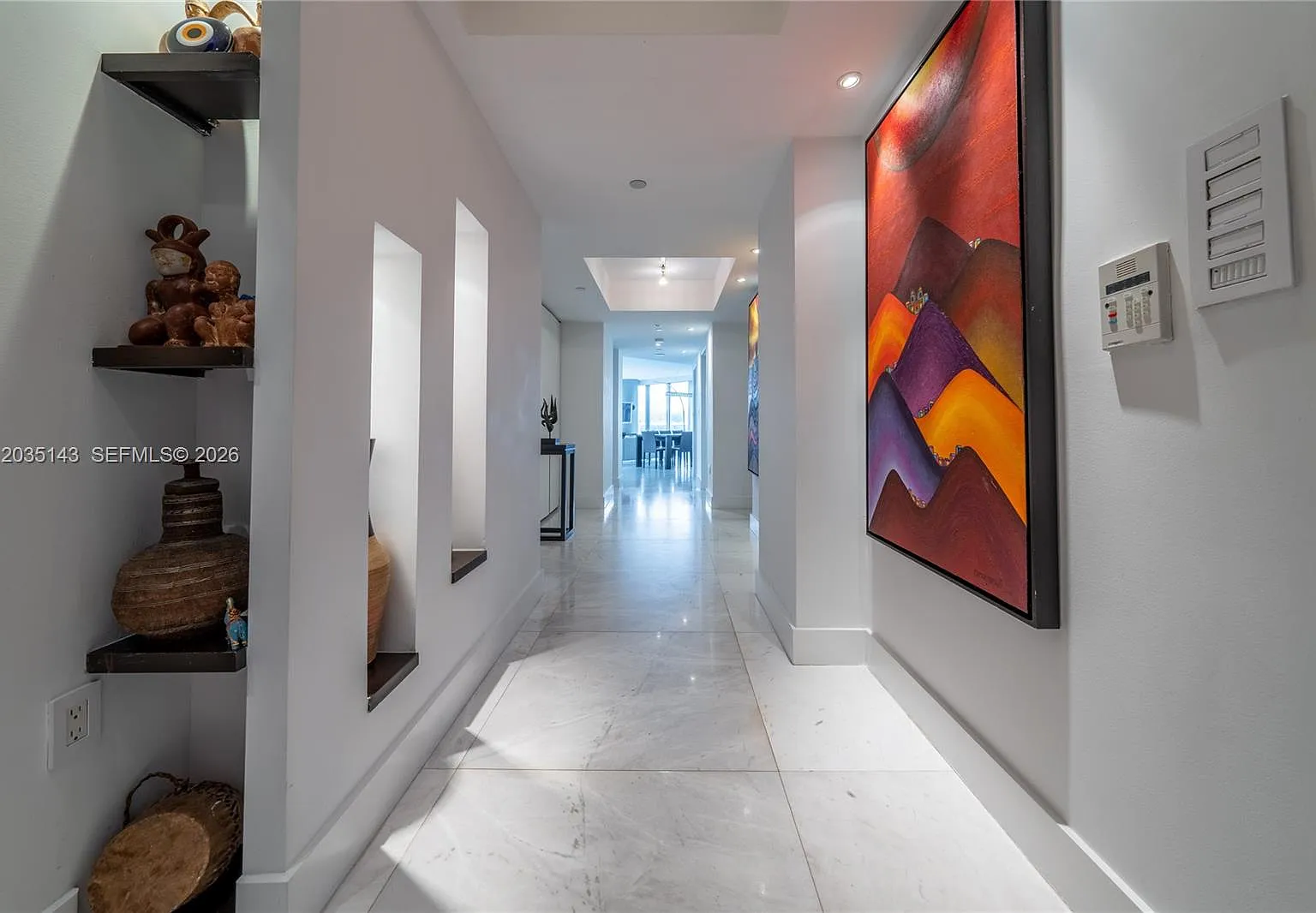 Azure Condo — Photo 2