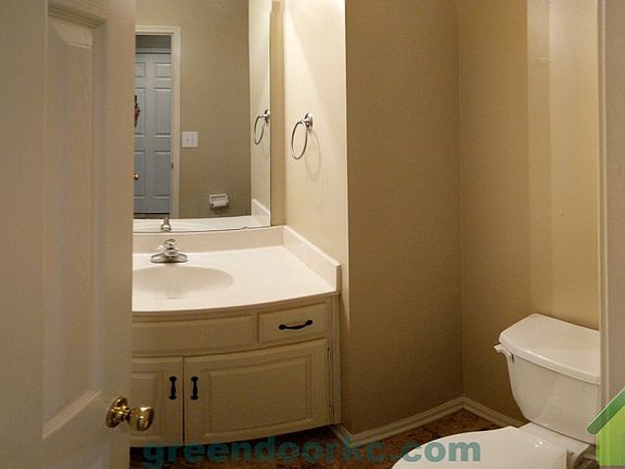 3rd image of 14851 Robinson St