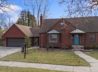 13111 Nadine Ave, Huntington Woods, MI
