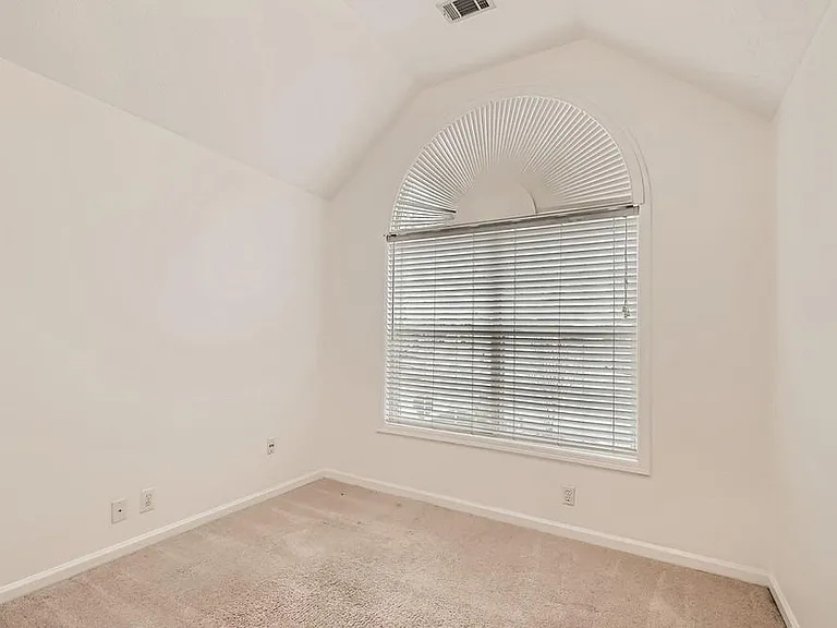 390 Saddle Bridge Dr — Photo 23