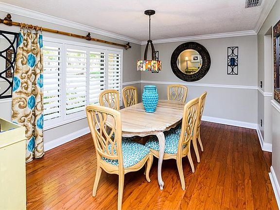3rd image of 421 Wild Oak Cir