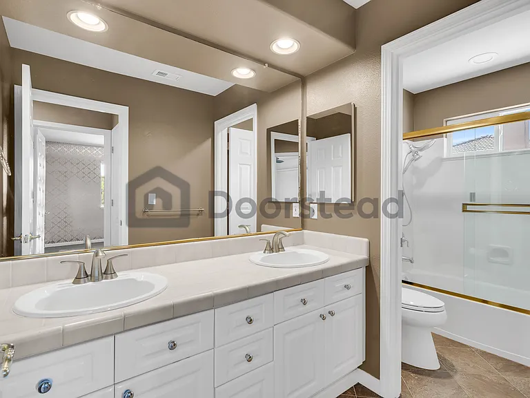 513 Winding Brook Ct — Photo 38