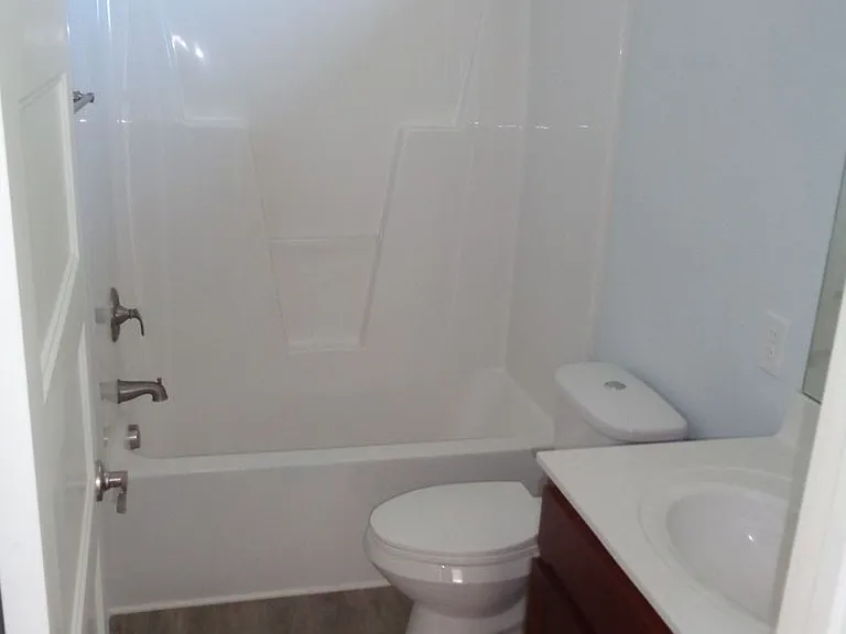 4021 Blackstone Dr #204 — Photo 1