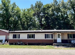 8276 Moravian Trail Rd SE, Uhrichsville, OH 44683