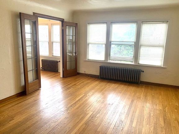 5th image of 509 Bellevue Ave E APT 206
