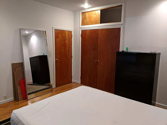 Rented by MCR Realty | media 30