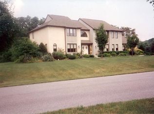 871 Silverwood Dr, West Chester, PA 19382