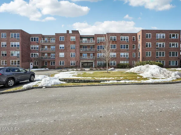 4 Putnam Hl #4F, Greenwich, CT 06830