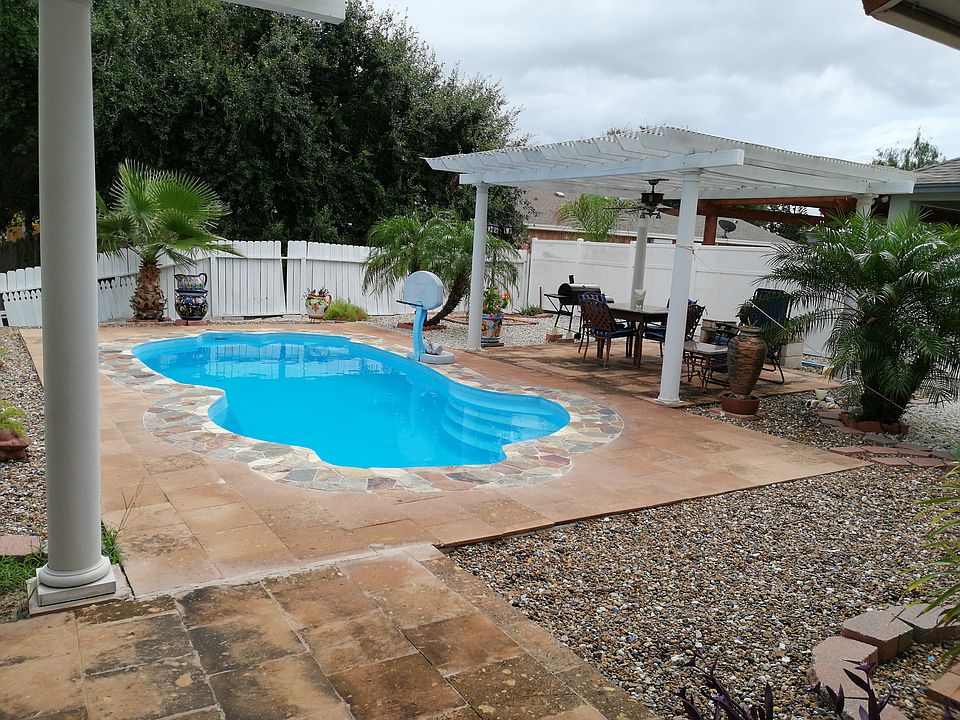 Beautiful pool. Cantera floor