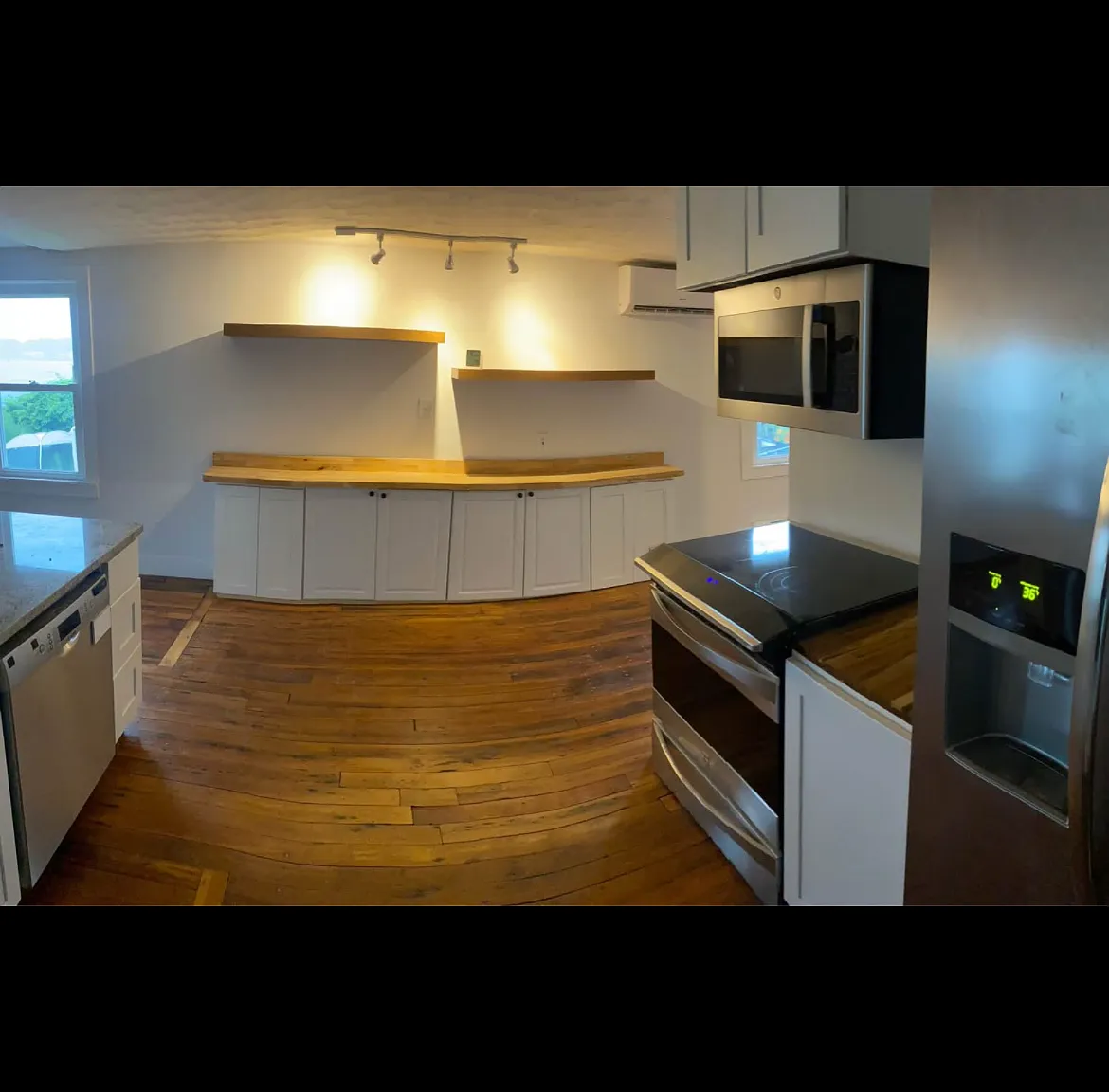 Beach Point Dr, Riverside — Photo 3