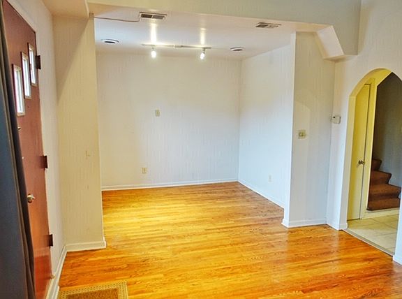 5th image of 2211 N Clybourn Ave APT 3R