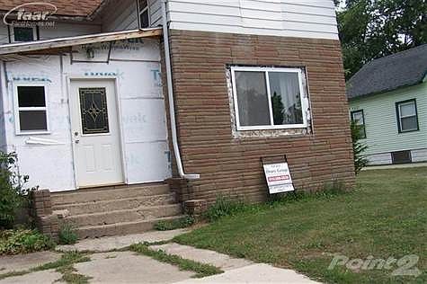 3rd image of 1013 S Shiawassee St