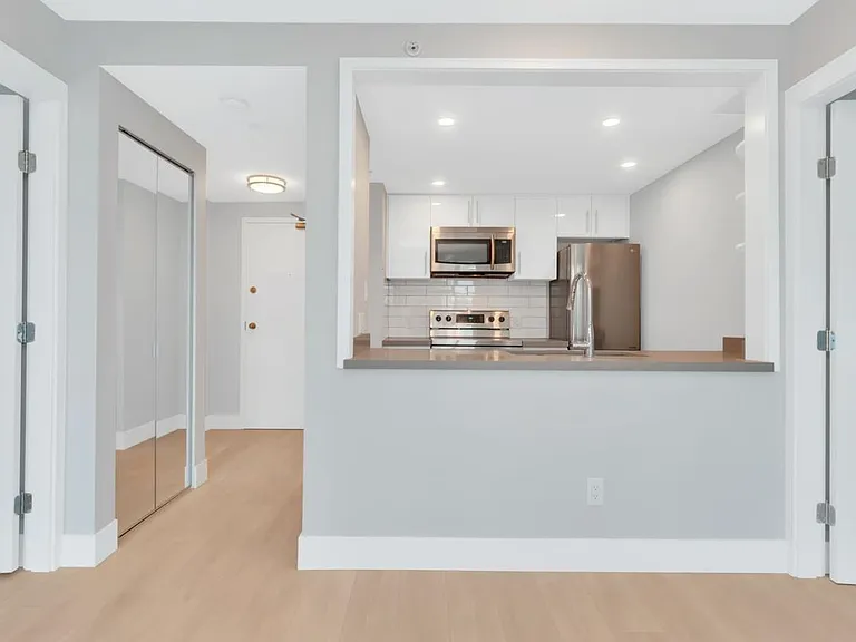 438 Seymour St #2503 — Photo 4