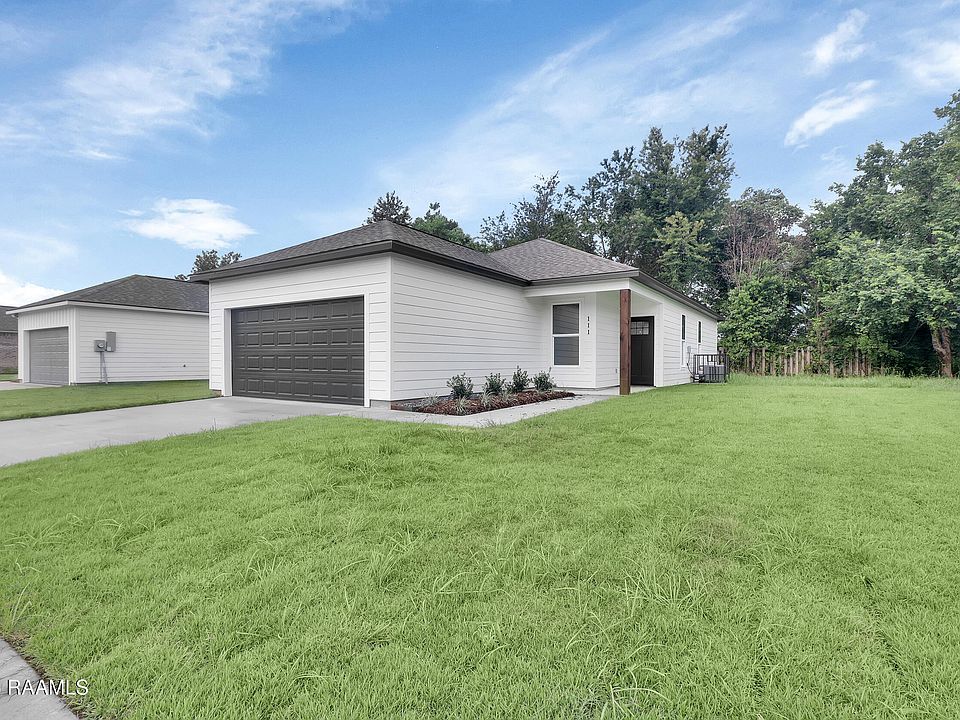 1st image of 111 Salt Dr