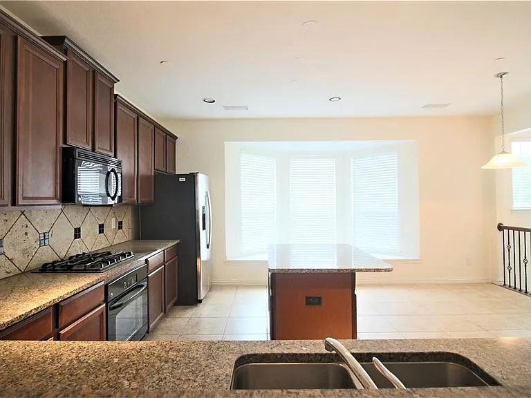 7836 Fox Horn Dr — Photo 11