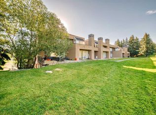 305 E Village Mews SW #10, Calgary, AB T3H 2L3