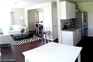 2nd image of 3021 Rosemary Ln