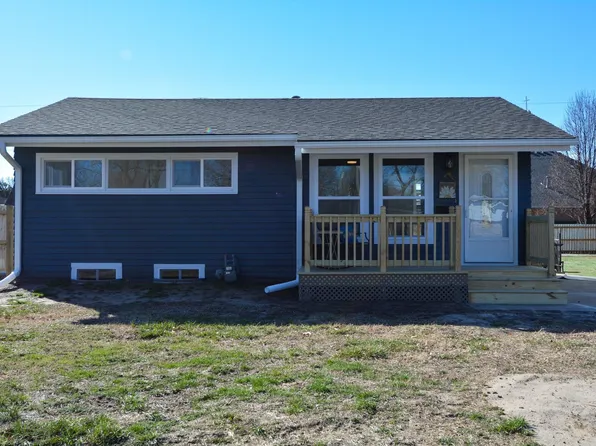 719 W 3rd St, Valley Center, KS 67147